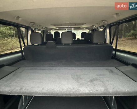 Серый Рено Трафик груз-пасс., объемом двигателя 2 л и пробегом 12 тыс. км за 42800 $, фото 68 на Automoto.ua