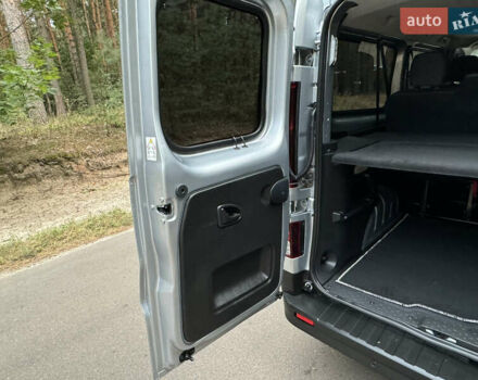 Серый Рено Трафик груз-пасс., объемом двигателя 2 л и пробегом 12 тыс. км за 42800 $, фото 65 на Automoto.ua