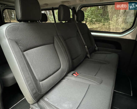 Серый Рено Трафик груз-пасс., объемом двигателя 2 л и пробегом 12 тыс. км за 42800 $, фото 60 на Automoto.ua