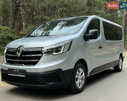 Серый Рено Трафик груз-пасс., объемом двигателя 2 л и пробегом 12 тыс. км за 42800 $, фото 6 на Automoto.ua