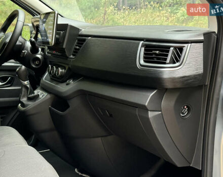 Серый Рено Трафик груз-пасс., объемом двигателя 2 л и пробегом 12 тыс. км за 42800 $, фото 49 на Automoto.ua