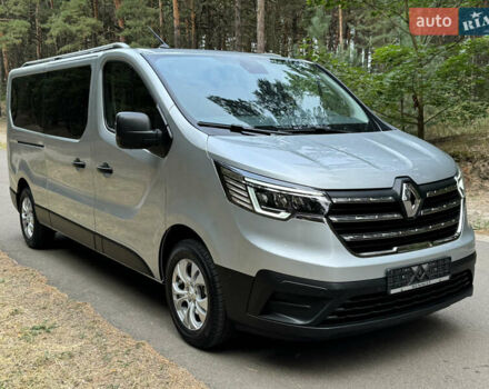 Серый Рено Трафик груз-пасс., объемом двигателя 2 л и пробегом 12 тыс. км за 42800 $, фото 1 на Automoto.ua