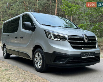 Серый Рено Трафик груз-пасс., объемом двигателя 2 л и пробегом 12 тыс. км за 42800 $, фото 2 на Automoto.ua