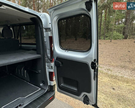 Серый Рено Трафик груз-пасс., объемом двигателя 2 л и пробегом 12 тыс. км за 42800 $, фото 64 на Automoto.ua