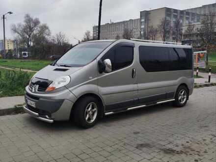 Рено Трафик груз-пасс. 2010 в Львове на Automoto.ua Серый Рено Трафик груз-пасс., объемом двигателя 2 л и пробегом 337 тыс. км за 11200 $, фото 1 на Automoto.ua