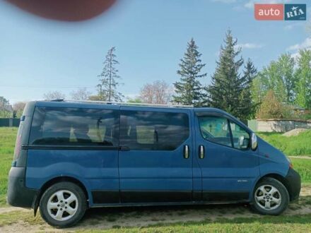 Рено Трафик груз-пасс. 2005 в Старом Самборе на Automoto.ua Синий Рено Трафик груз-пасс., объемом двигателя 2.5 л и пробегом 490 тыс. км за 8000 $, фото 1 на Automoto.ua