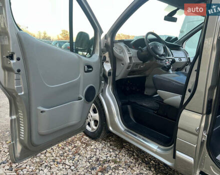 Коричневий Рено Трафік, об'ємом двигуна 2 л та пробігом 270 тис. км за 16450 $, фото 16 на Automoto.ua