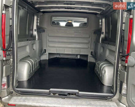 Коричневий Рено Трафік, об'ємом двигуна 2 л та пробігом 278 тис. км за 15970 $, фото 13 на Automoto.ua