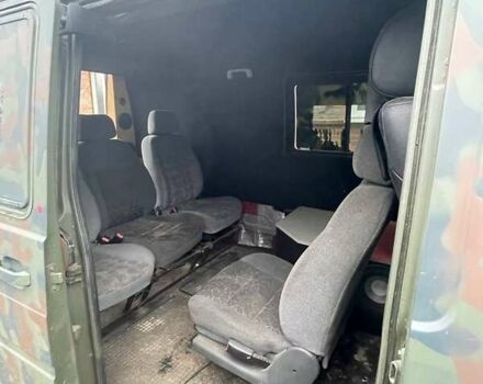 Червоний Рено Трафік, об'ємом двигуна 2.16 л та пробігом 300 тис. км за 2800 $, фото 10 на Automoto.ua