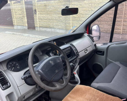 Рено Трафик 2009 в Владимир-Волынский на Automoto.ua Красный Рено Трафик, объемом двигателя 2 л и пробегом 478 тыс. км за 6299 $, фото 12 на Automoto.ua