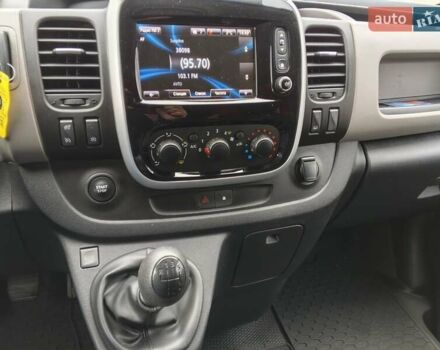 Красный Рено Трафик, объемом двигателя 1.6 л и пробегом 235 тыс. км за 14150 $, фото 19 на Automoto.ua