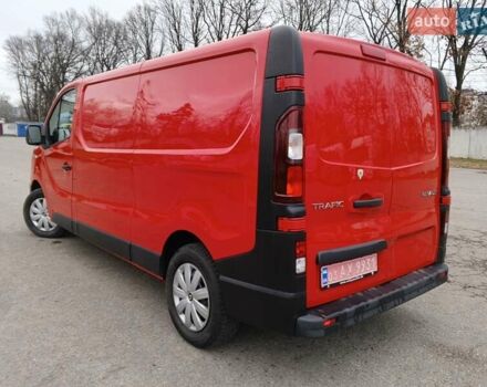Красный Рено Трафик, объемом двигателя 1.6 л и пробегом 235 тыс. км за 14150 $, фото 5 на Automoto.ua