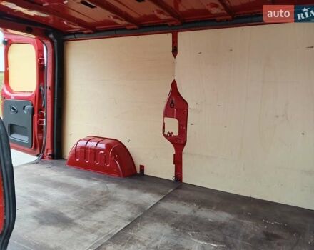 Красный Рено Трафик, объемом двигателя 1.6 л и пробегом 235 тыс. км за 14150 $, фото 11 на Automoto.ua