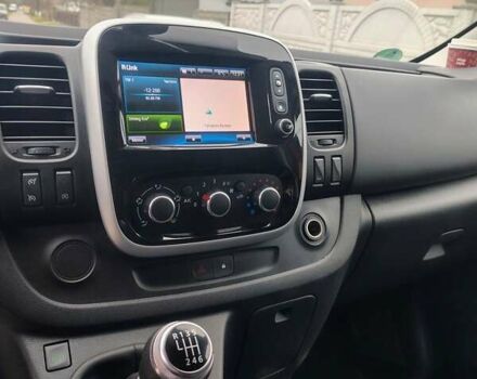 Червоний Рено Трафік, об'ємом двигуна 2 л та пробігом 248 тис. км за 18500 $, фото 12 на Automoto.ua