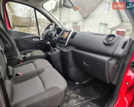 Червоний Рено Трафік, об'ємом двигуна 2 л та пробігом 248 тис. км за 18500 $, фото 16 на Automoto.ua