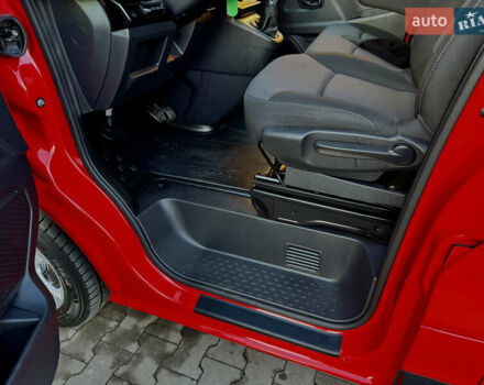 Красный Рено Трафик, объемом двигателя 2 л и пробегом 69 тыс. км за 28700 $, фото 40 на Automoto.ua