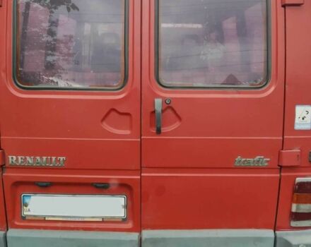 Красный Рено Трафик, объемом двигателя 0 л и пробегом 600 тыс. км за 1910 $, фото 15 на Automoto.ua