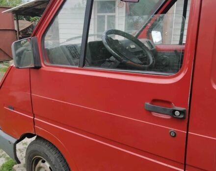 Красный Рено Трафик, объемом двигателя 0 л и пробегом 600 тыс. км за 1910 $, фото 5 на Automoto.ua