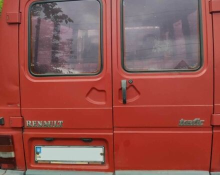 Красный Рено Трафик, объемом двигателя 0 л и пробегом 600 тыс. км за 1910 $, фото 17 на Automoto.ua