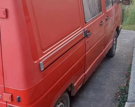 Красный Рено Трафик, объемом двигателя 1.9 л и пробегом 250 тыс. км за 1800 $, фото 2 на Automoto.ua