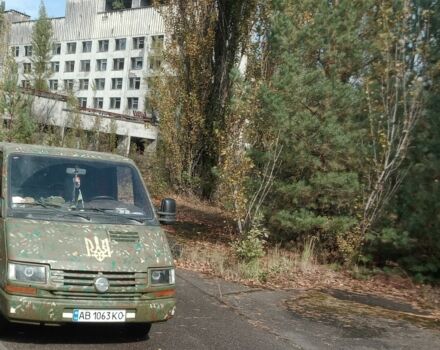 Красный Рено Трафик, объемом двигателя 1.9 л и пробегом 217 тыс. км за 2415 $, фото 5 на Automoto.ua