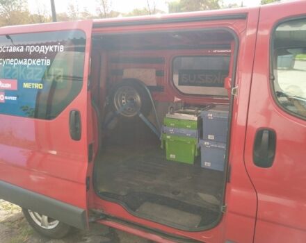 Червоний Рено Трафік, об'ємом двигуна 2.5 л та пробігом 400 тис. км за 9000 $, фото 3 на Automoto.ua