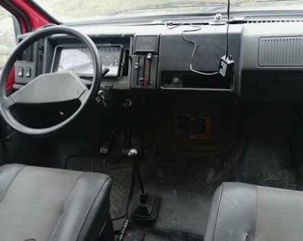 Красный Рено Трафик, объемом двигателя 1.65 л и пробегом 300 тыс. км за 1700 $, фото 4 на Automoto.ua