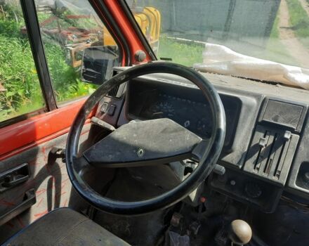 Красный Рено Трафик, объемом двигателя 2.5 л и пробегом 300 тыс. км за 950 $, фото 2 на Automoto.ua