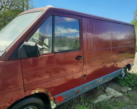 Красный Рено Трафик, объемом двигателя 2.5 л и пробегом 300 тыс. км за 950 $, фото 5 на Automoto.ua