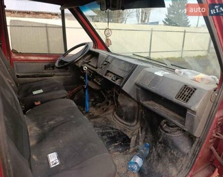 Червоний Рено Трафік, об'ємом двигуна 2.5 л та пробігом 500 тис. км за 990 $, фото 1 на Automoto.ua