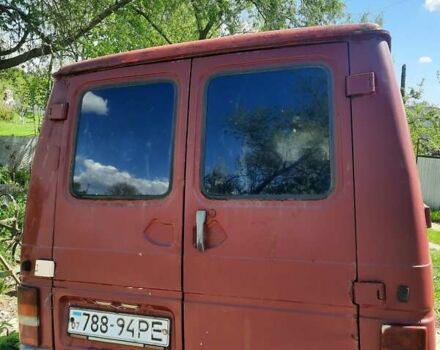 Красный Рено Трафик, объемом двигателя 2.5 л и пробегом 300 тыс. км за 950 $, фото 2 на Automoto.ua