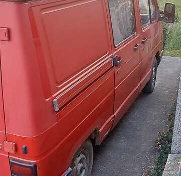 Красный Рено Трафик, объемом двигателя 1.9 л и пробегом 250 тыс. км за 1800 $, фото 1 на Automoto.ua