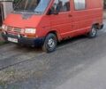 Красный Рено Трафик, объемом двигателя 1.9 л и пробегом 250 тыс. км за 1800 $, фото 1 на Automoto.ua