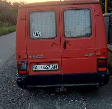 Красный Рено Трафик, объемом двигателя 1.9 л и пробегом 250 тыс. км за 1800 $, фото 2 на Automoto.ua