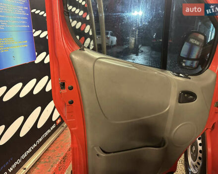 Красный Рено Трафик, объемом двигателя 1.87 л и пробегом 367 тыс. км за 7500 $, фото 13 на Automoto.ua