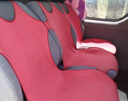 Красный Рено Трафик, объемом двигателя 1.9 л и пробегом 244 тыс. км за 7716 $, фото 7 на Automoto.ua