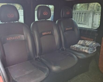 Красный Рено Трафик, объемом двигателя 0 л и пробегом 360 тыс. км за 6200 $, фото 2 на Automoto.ua