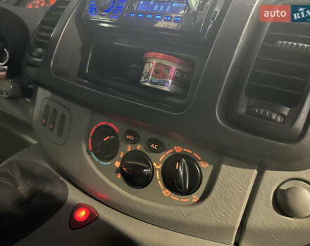 Красный Рено Трафик, объемом двигателя 1.87 л и пробегом 367 тыс. км за 7500 $, фото 10 на Automoto.ua