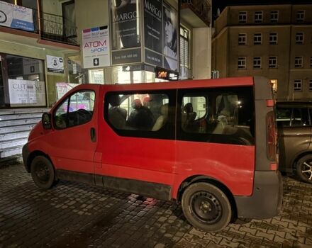 Красный Рено Трафик, объемом двигателя 1.9 л и пробегом 380 тыс. км за 2600 $, фото 2 на Automoto.ua