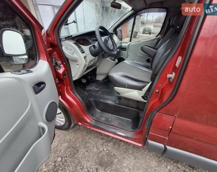 Красный Рено Трафик, объемом двигателя 1.9 л и пробегом 402 тыс. км за 7350 $, фото 3 на Automoto.ua
