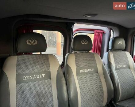 Червоний Рено Трафік, об'ємом двигуна 2.5 л та пробігом 216 тис. км за 8100 $, фото 13 на Automoto.ua