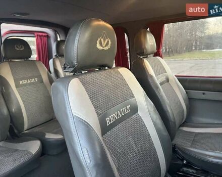 Червоний Рено Трафік, об'ємом двигуна 2.5 л та пробігом 216 тис. км за 8100 $, фото 2 на Automoto.ua