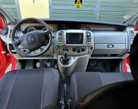 Красный Рено Трафик, объемом двигателя 2.5 л и пробегом 284 тыс. км за 11654 $, фото 10 на Automoto.ua