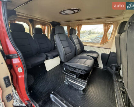 Красный Рено Трафик, объемом двигателя 2 л и пробегом 260 тыс. км за 8500 $, фото 4 на Automoto.ua