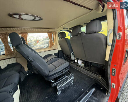 Красный Рено Трафик, объемом двигателя 2 л и пробегом 260 тыс. км за 8500 $, фото 3 на Automoto.ua