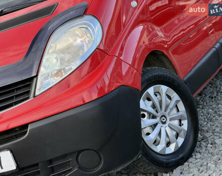 Красный Рено Трафик, объемом двигателя 2 л и пробегом 260 тыс. км за 8500 $, фото 7 на Automoto.ua