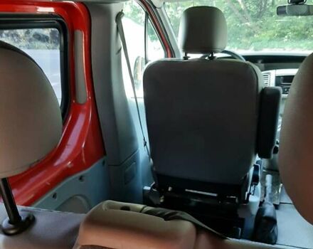 Рено Трафик 2010 в Полтаве на Automoto.ua Красный Рено Трафик, объемом двигателя 2 л и пробегом 269 тыс. км за 10950 $, фото 25 на Automoto.ua