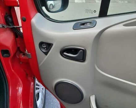 Рено Трафик 2010 в Полтаве на Automoto.ua Красный Рено Трафик, объемом двигателя 2 л и пробегом 269 тыс. км за 10950 $, фото 42 на Automoto.ua