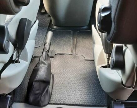 Рено Трафик 2010 в Полтаве на Automoto.ua Красный Рено Трафик, объемом двигателя 2 л и пробегом 269 тыс. км за 10950 $, фото 54 на Automoto.ua