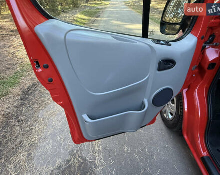 Красный Рено Трафик, объемом двигателя 2 л и пробегом 280 тыс. км за 14800 $, фото 34 на Automoto.ua